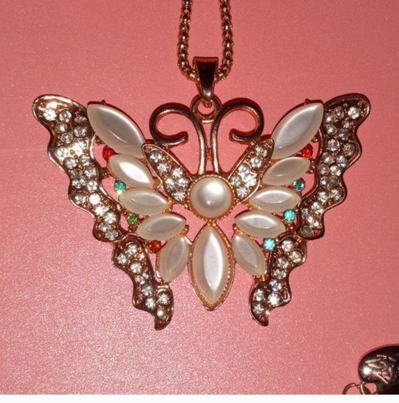 Rare Betsey Johnson Golden Rhinestone Butterfly Pendant Chain Necklace - Picture 1 of 6